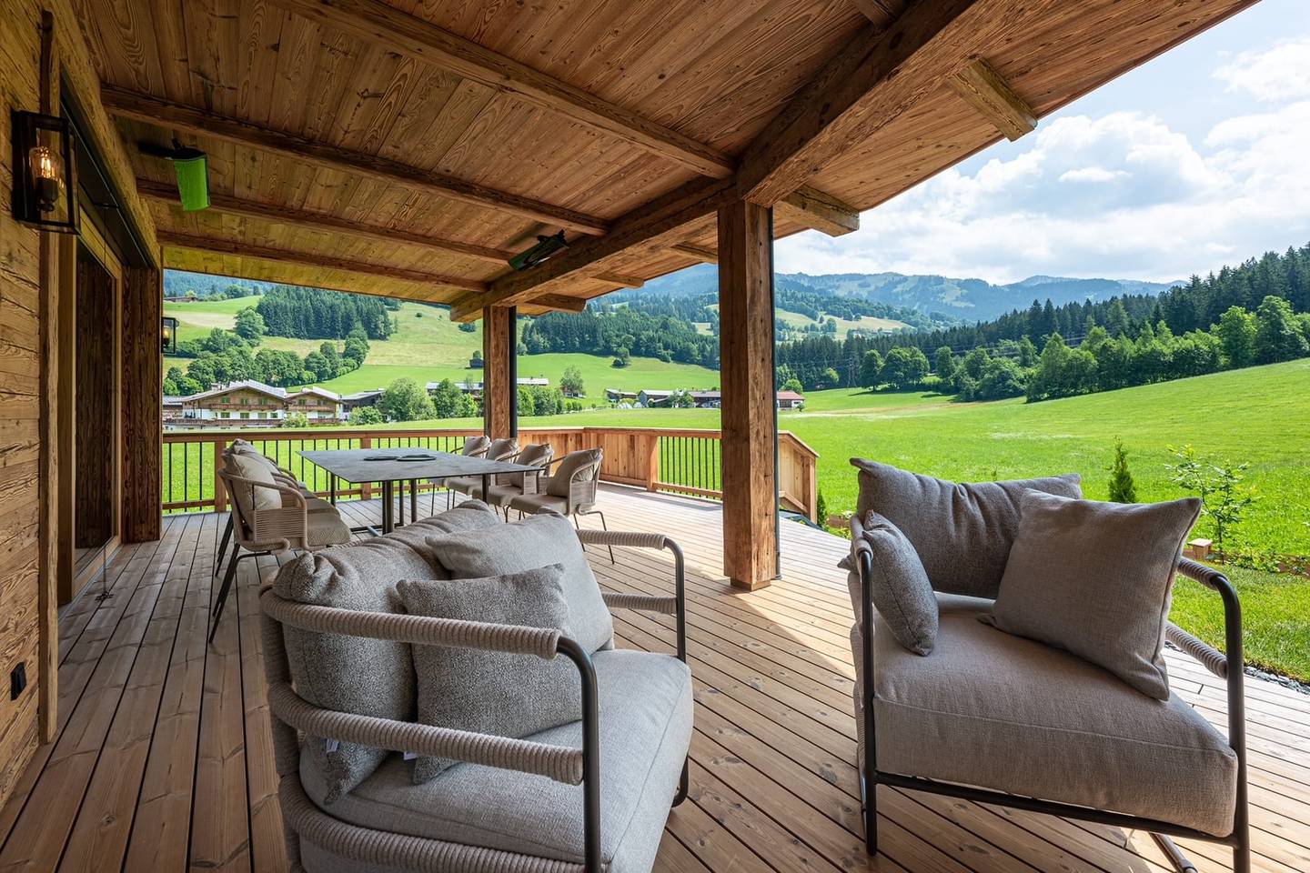 Ground floor apartment with panoramic view and garden