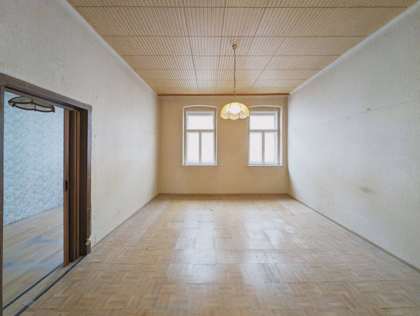 ++W1++ sanierungsbedürftiges 2-Zimmer Altbaujuwel – voller Potenzial!
