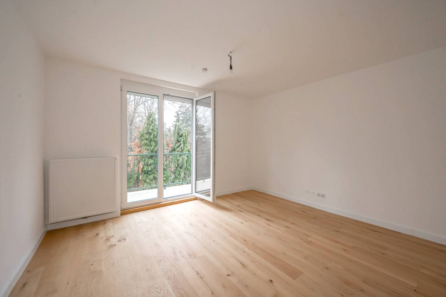 ++Bujatti++ Fantastic one room first occupancy apartment with terrace