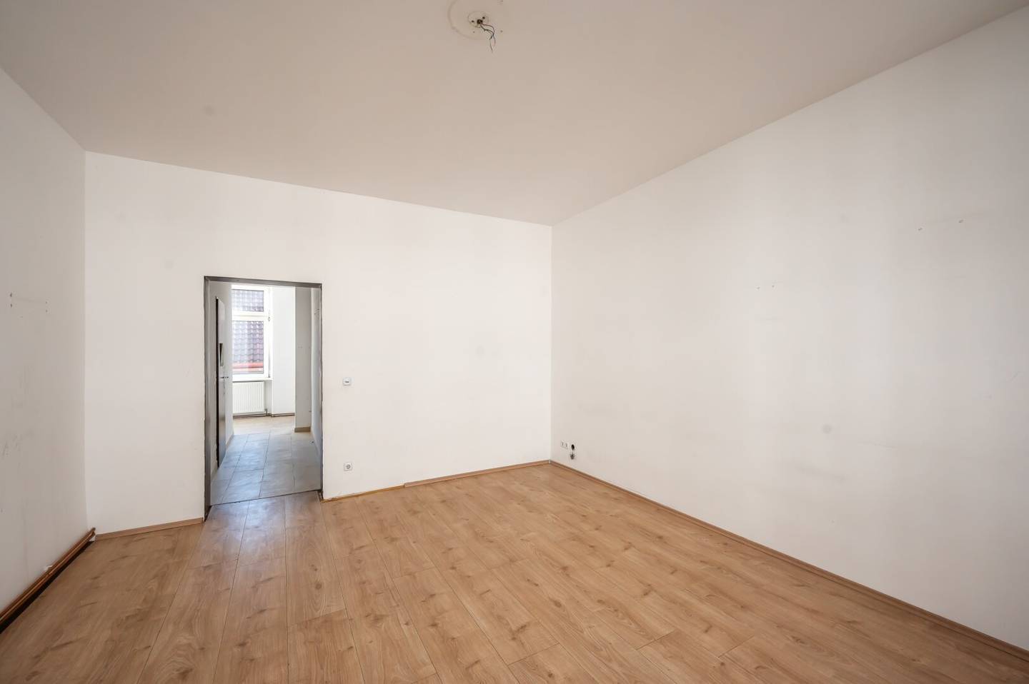 +++NEU+++ 2-Zimmer Altbau-Wohnung (sanierungsbedürftig) - tolle Lage