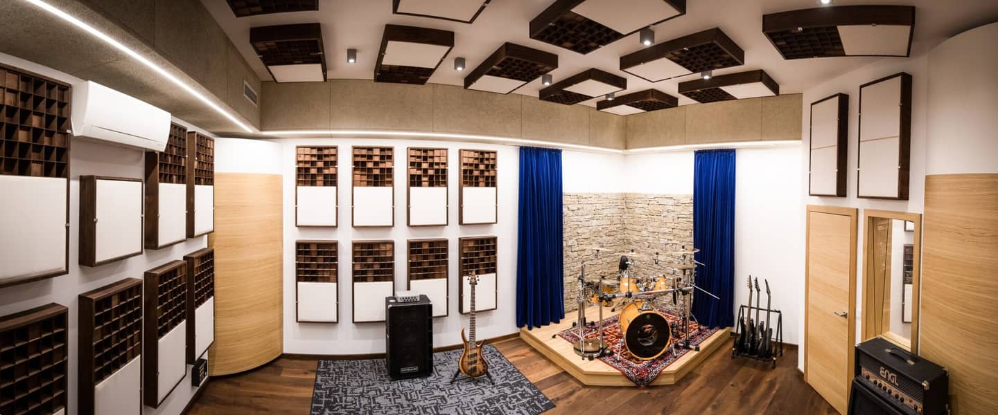 Professionelles TONSTUDIO | Büro | Arbeiten und Wohnen | Traumvilla mit großzügiger Außenbereich mit Pool | Photovoltaik | Smart-Home-System | Naturpanorama