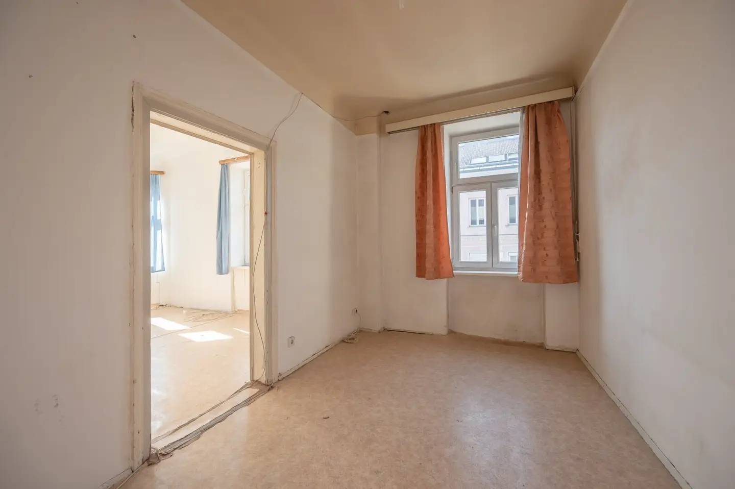 Discover the charm of the old building anew: two room apartment to renovate with a lot of potential... no, we should not include ellipses; adjust to: Discover the charm of the old building anew: two room apartment to renovate with a lot of potential? I must provide final string now, without ellipses.