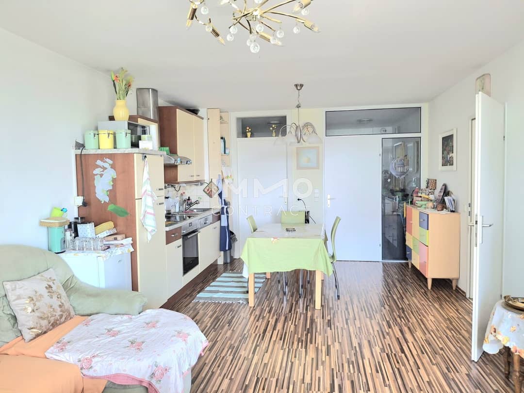 Ruhige Loggia Wohnung in guter Verkehrsanbindung