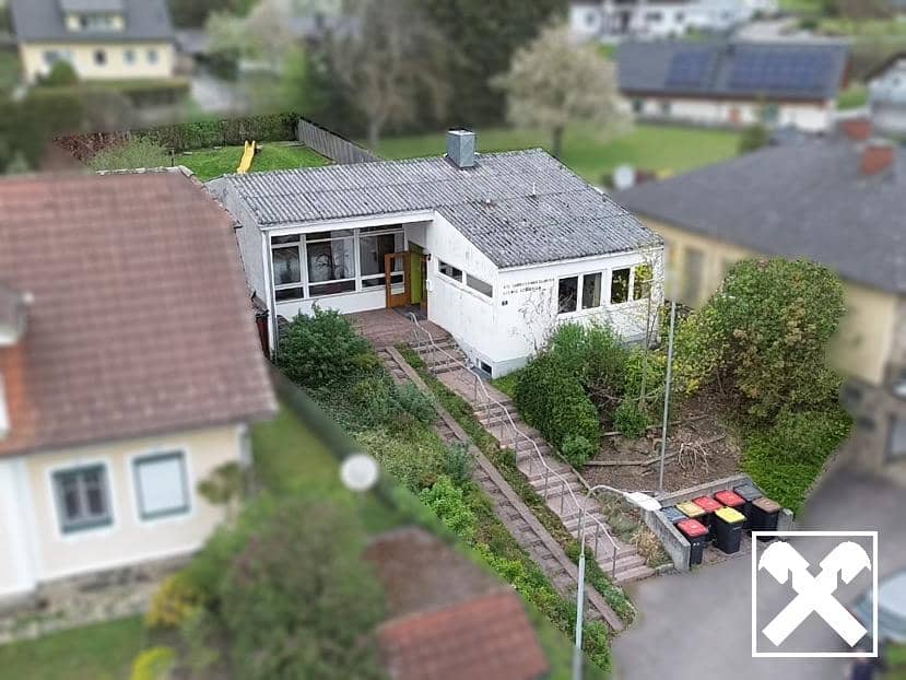 Former kindergarten w/ garden, 187m²