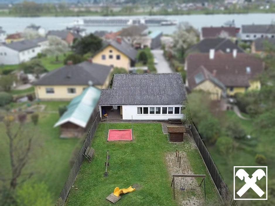 Former kindergarten w/ garden, 187m²