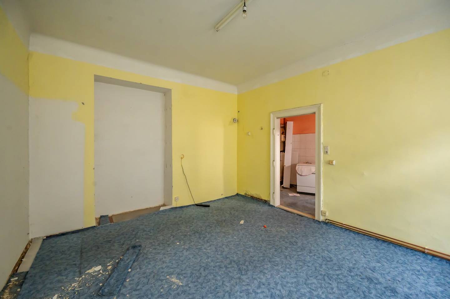 ++H7++  2-Zimmer Altbau (sanierungsbedürftig) – Ihre Chance mit großem Potenzial!
