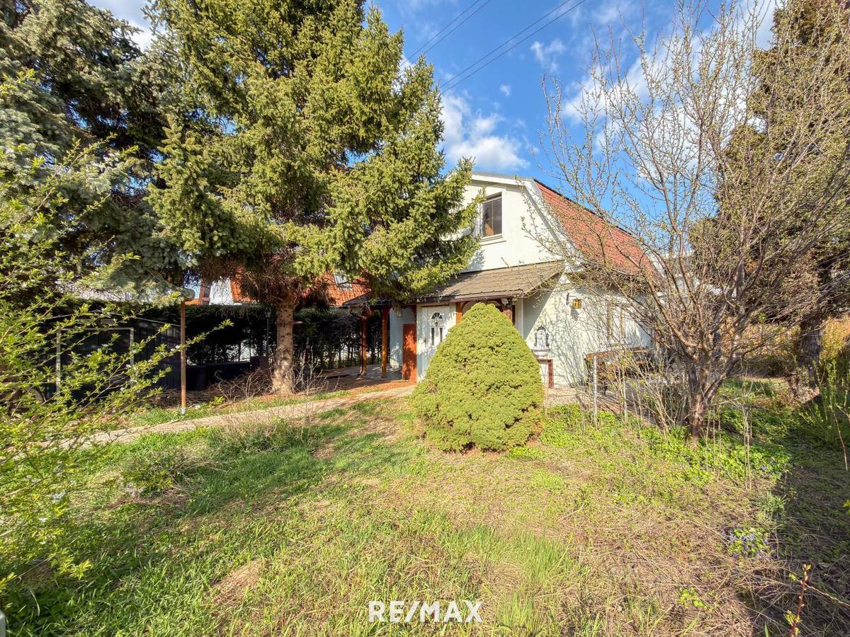 Small Garden House on Own Land Vienna 21