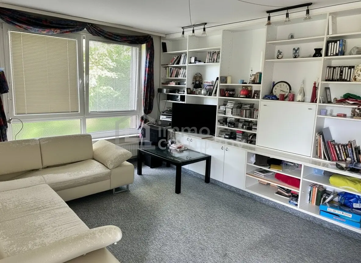Großzügige Wohnung mit Balkon und Stellplätzen