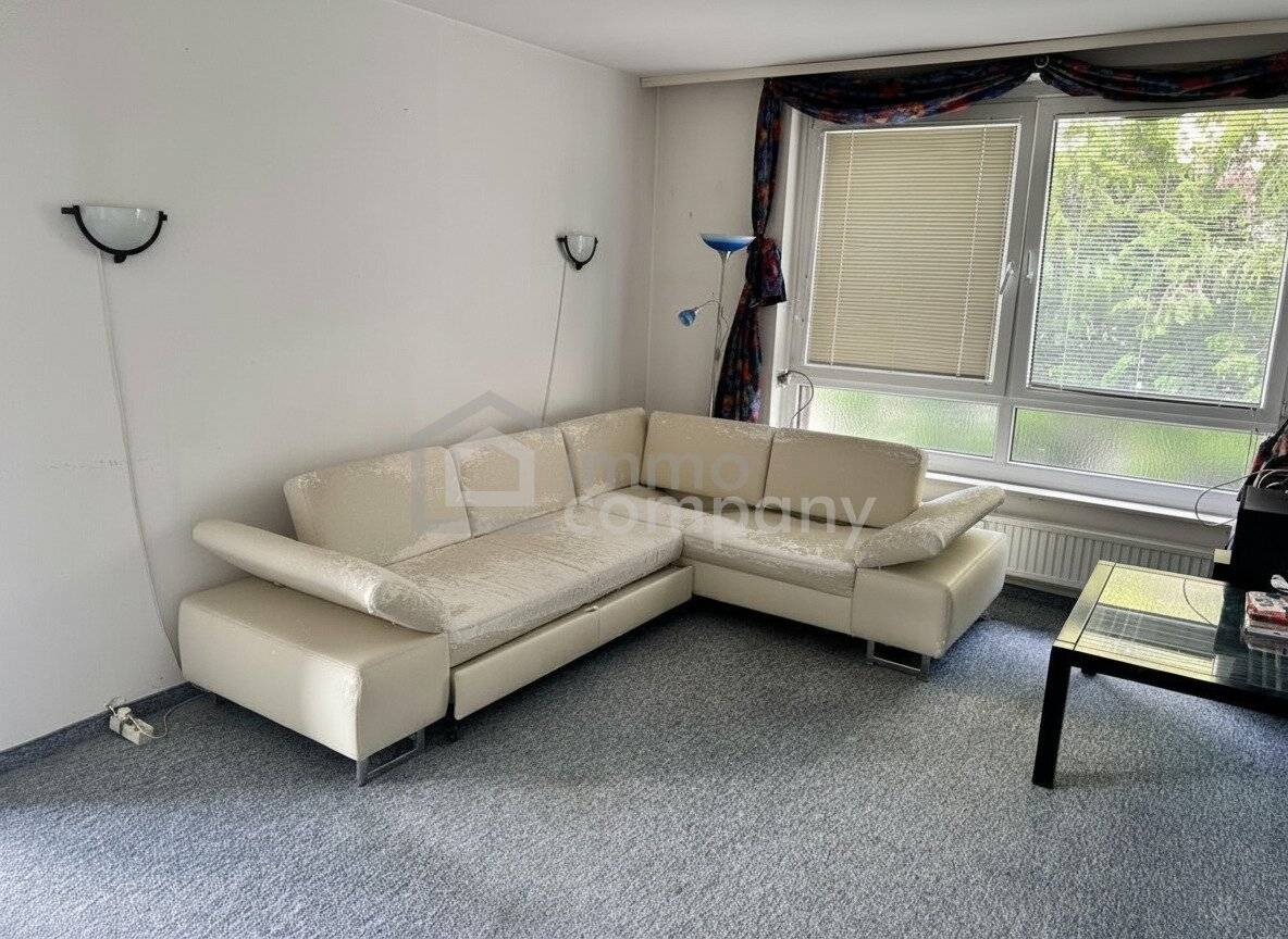 Großzügige Wohnung mit Balkon und Stellplätzen
