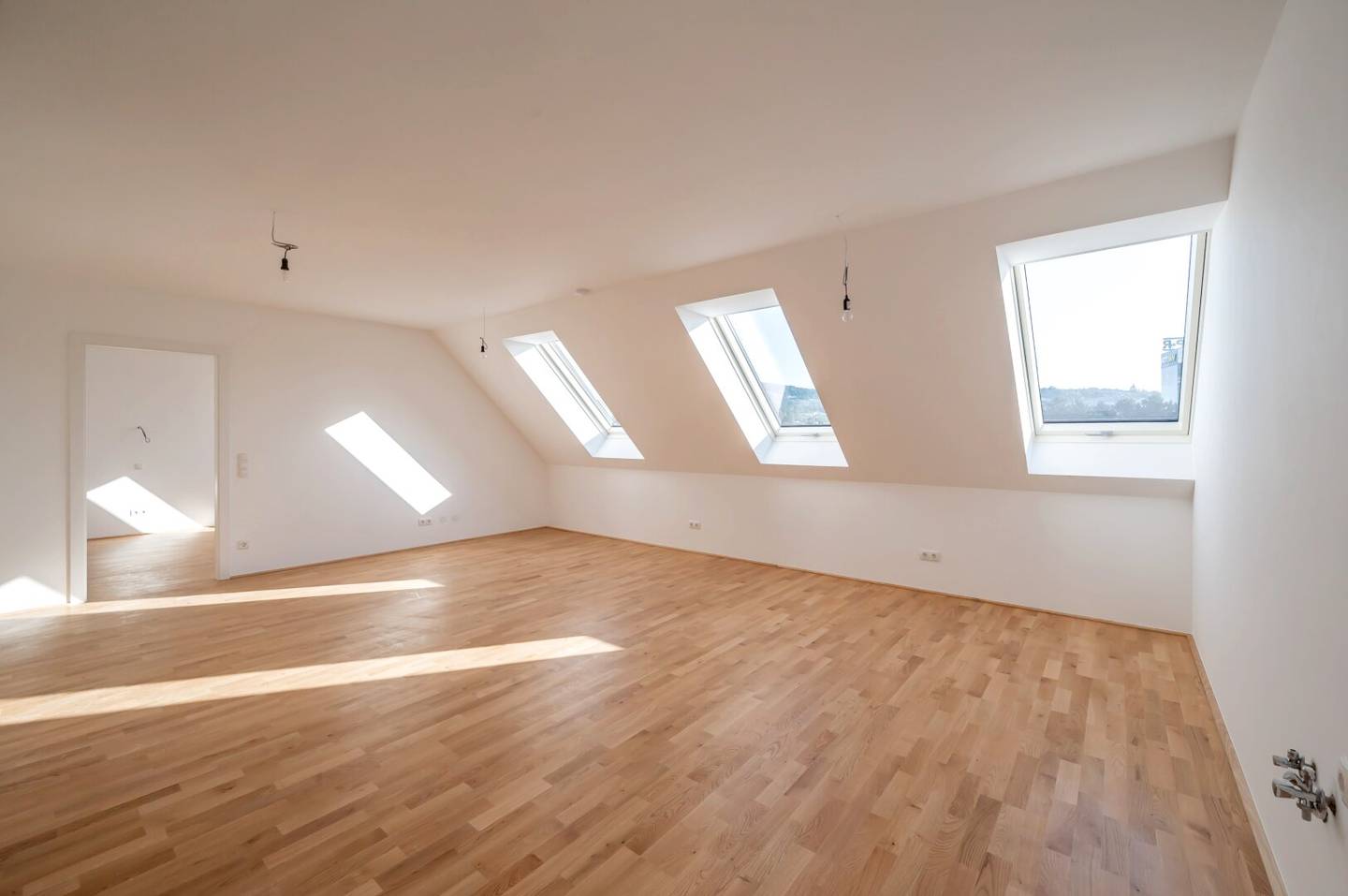 NEW Modern 3.5 room top floor Maisonette with two terraces