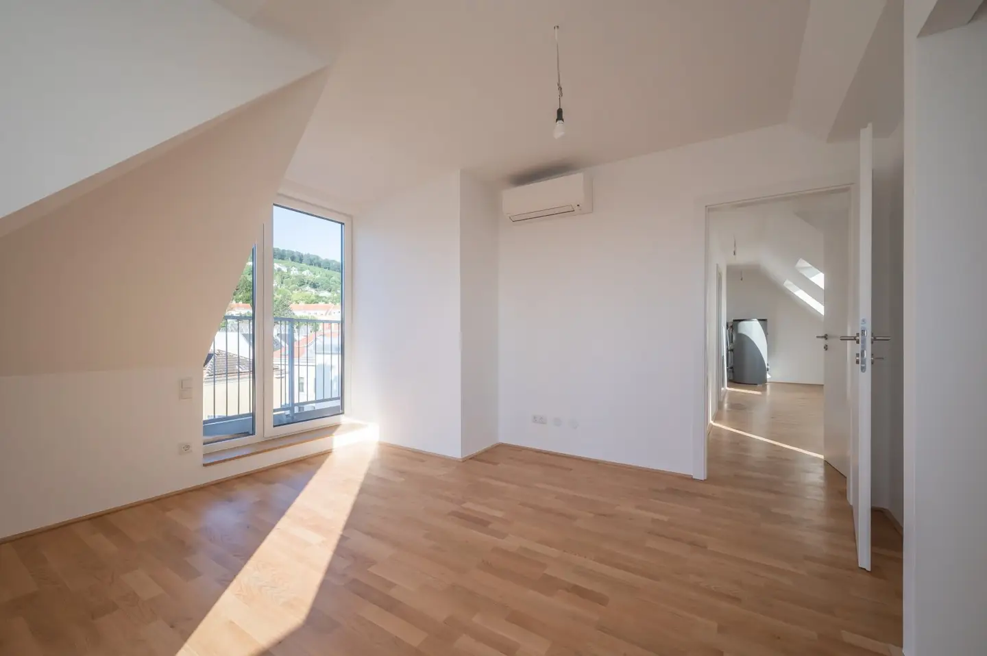 NEW Modern 3.5 room top floor Maisonette with two terraces