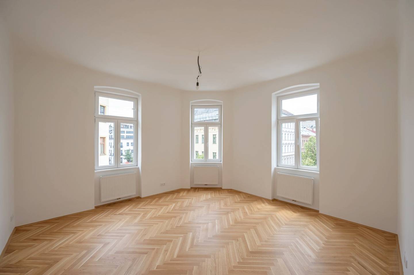 ++NEW++ Newly Renovated 3 room Old Building First Occupancy Ideal Layout