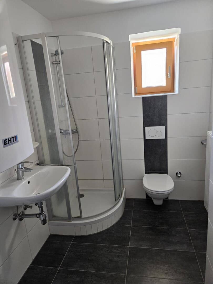 Wohnung unbefristetes Mietverhältnis unmöbliert