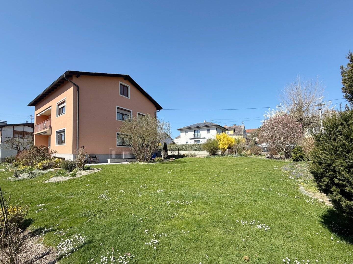 Wohnhaus mit 3 Einheiten in Wallern
