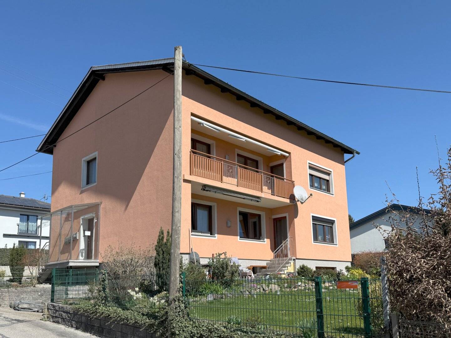 Wohnhaus mit 3 Einheiten in Wallern