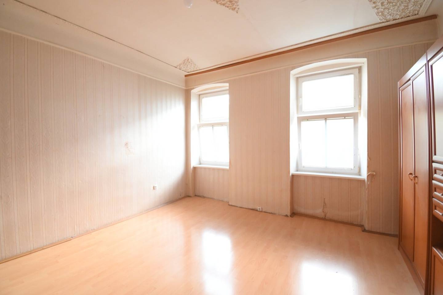 NEW in need of renovation 3 room apartment with a lot of potential