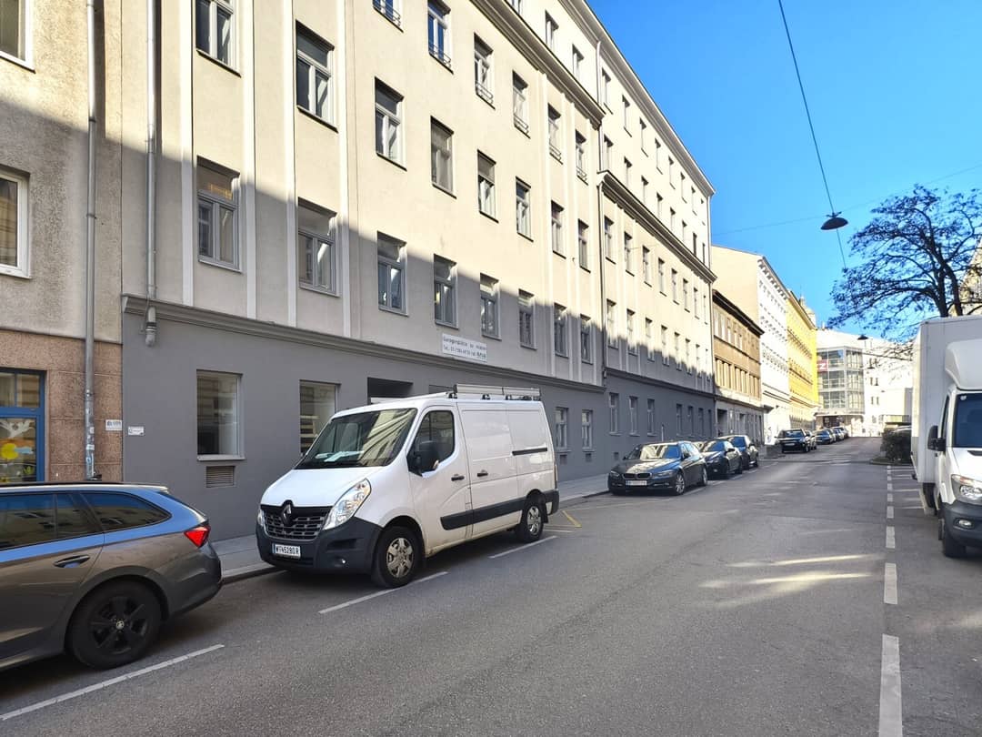Dachgeschosswohnung mit Westterrasse hell ruhig
