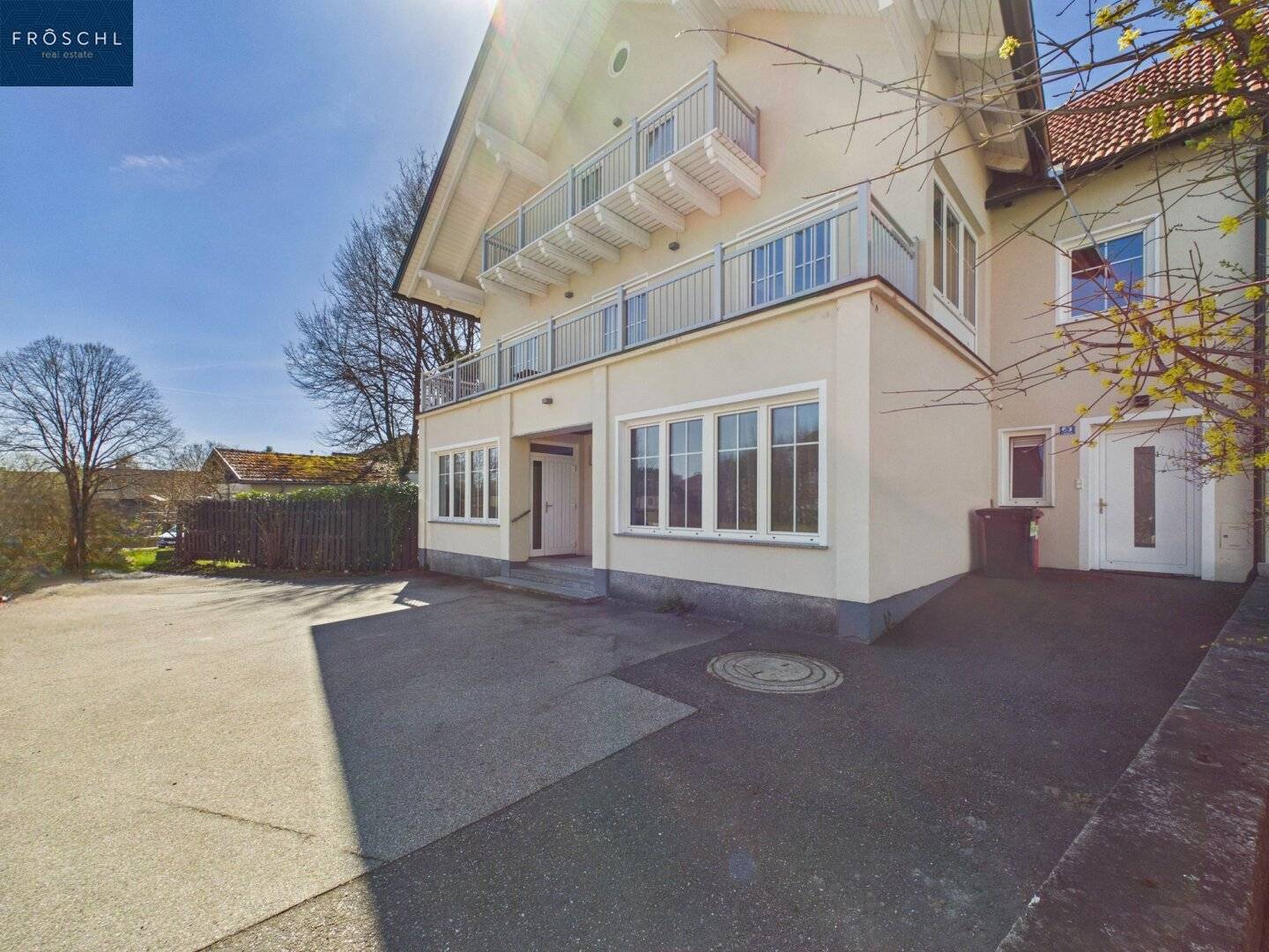 Top floor apartment renovated with balcony
