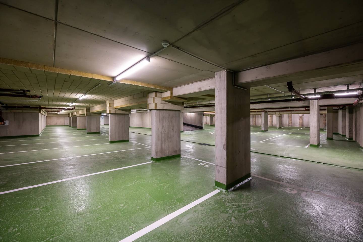 ++NEW++ Generous garage spaces (no stacked parking spaces) at Jägerstraße 35