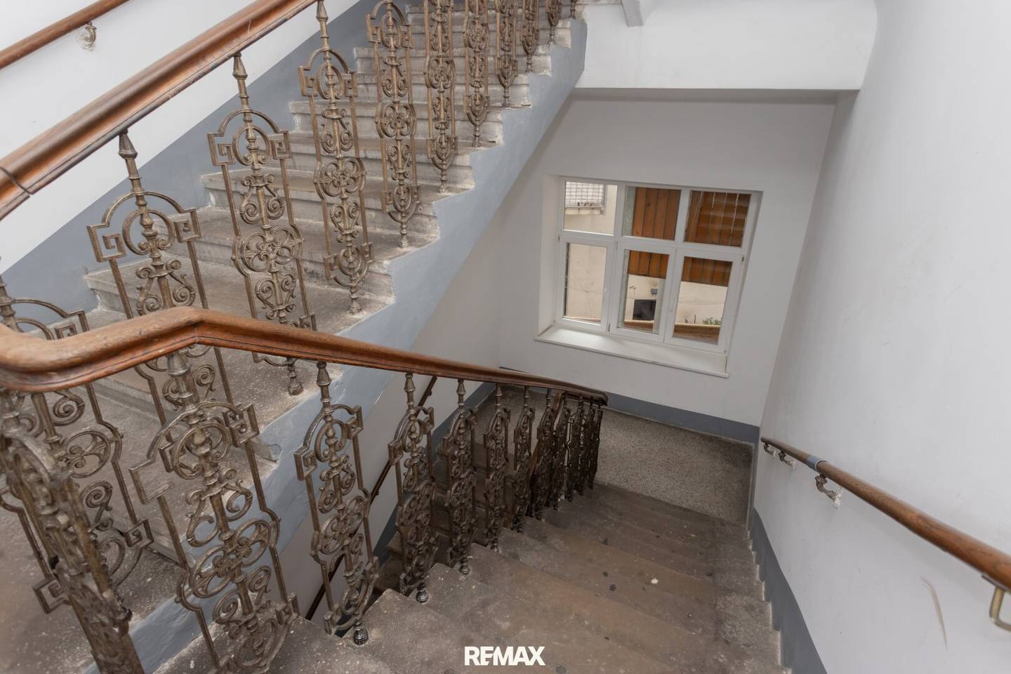 Investment apartment near Augarten balcony modern kitchen