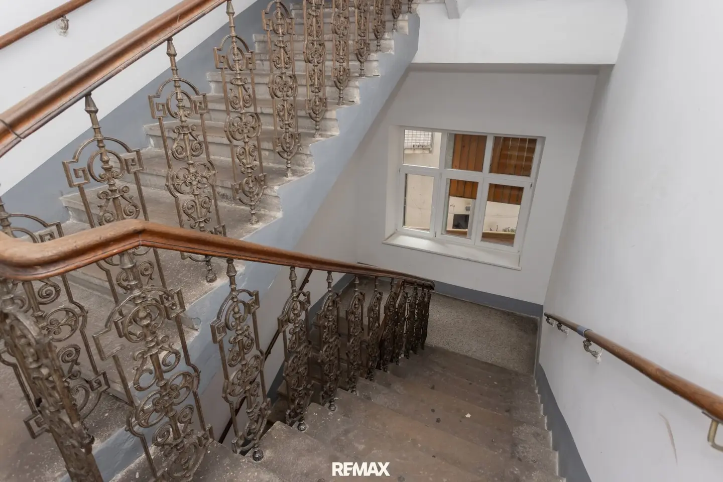 Investment apartment near Augarten balcony modern kitchen