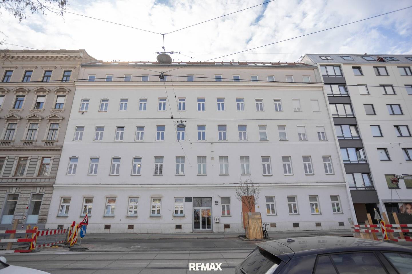 Investment apartment near Augarten balcony modern kitchen