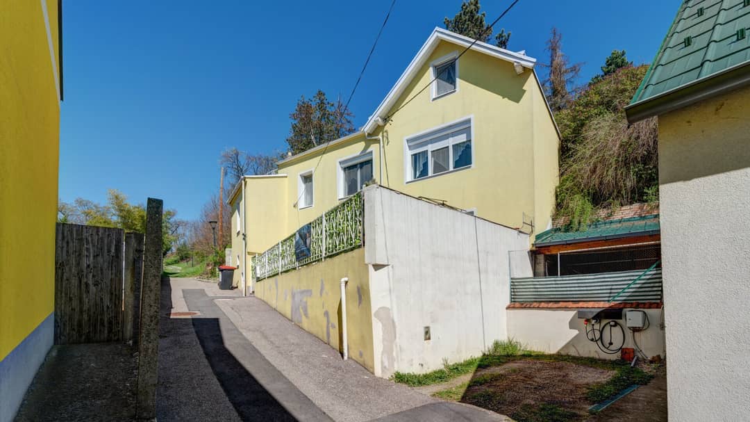 Charmantes Einfamilienhaus mit Dachterrasse und Weinblick in Stillfried
