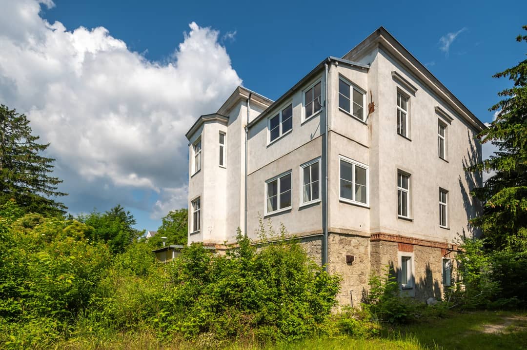Zinshaus in Bad Vöslau mit Ausbaupotenzial und großem Garten