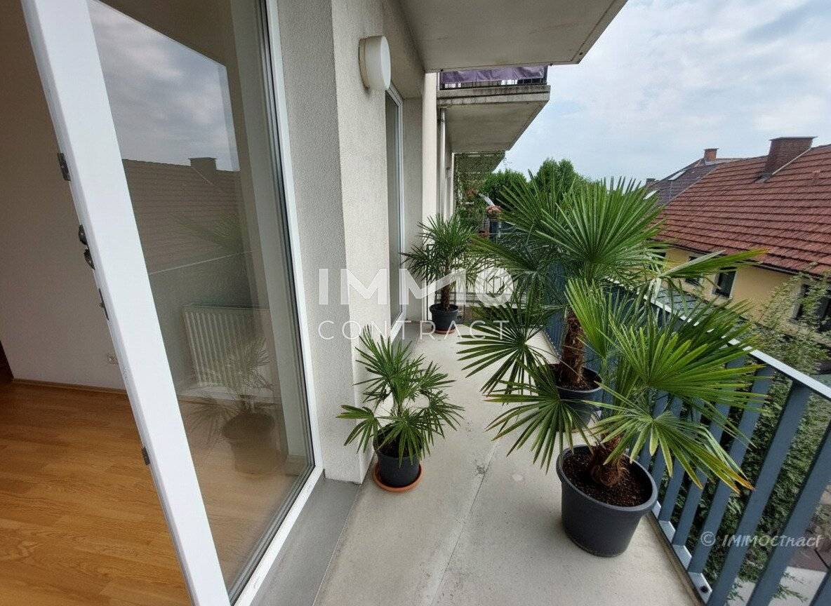 Apartment with two balconies and underground parking