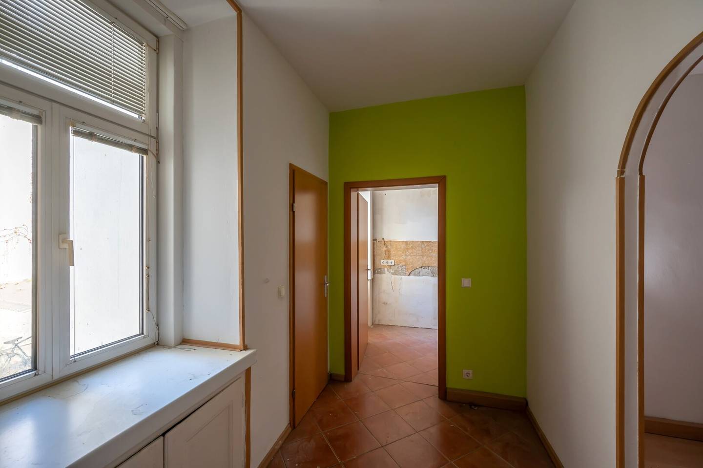 ++NEW++ Quiet 3 room Old Building with Potential