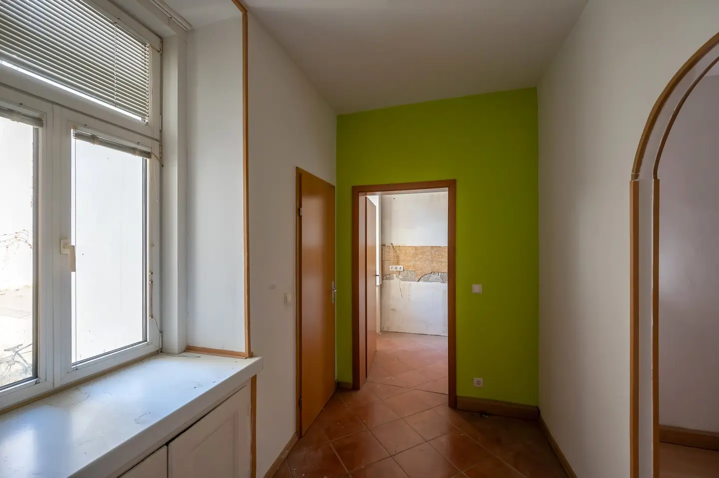 ++NEW++ Quiet 3 room Old Building with Potential