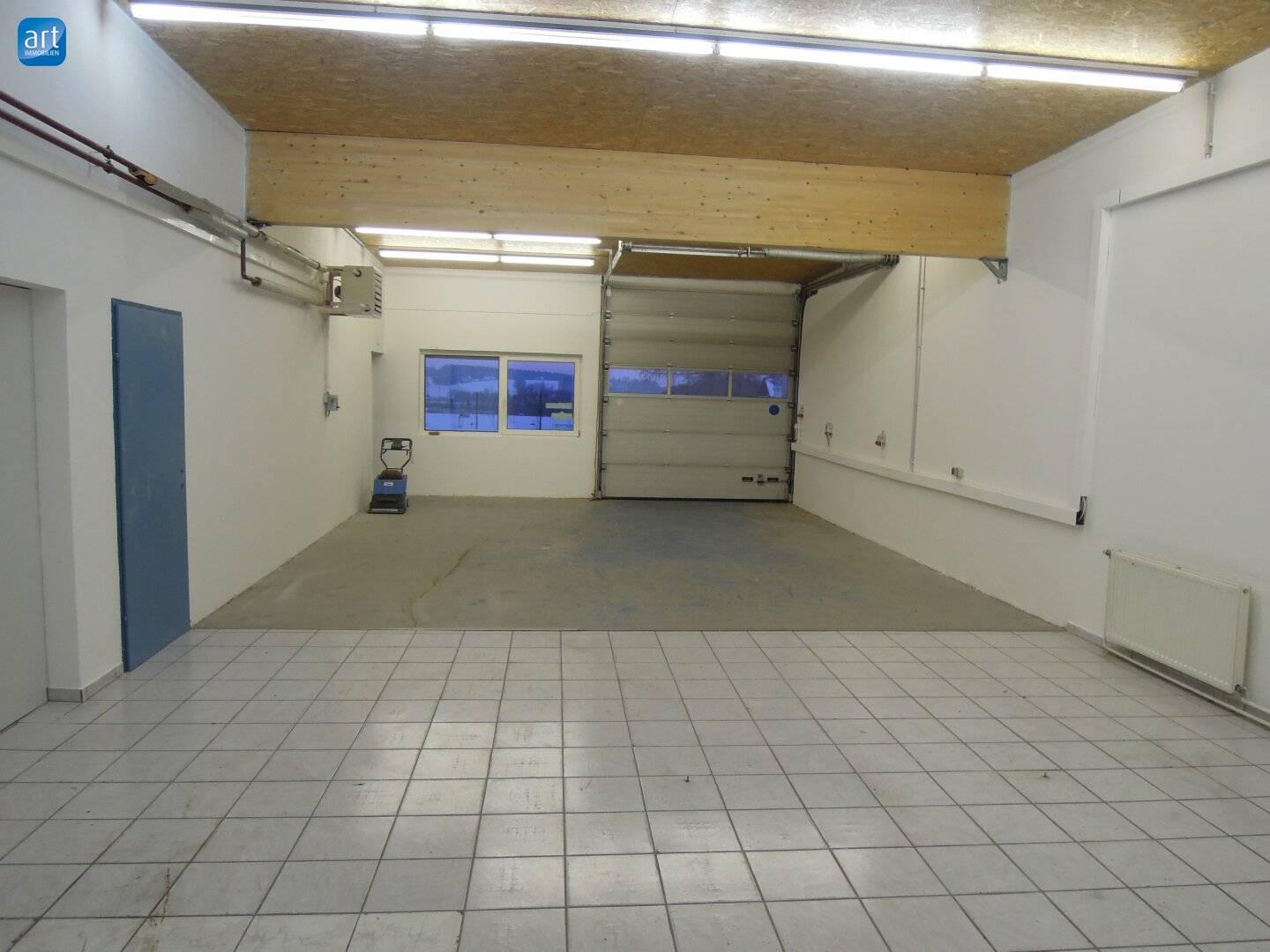 Commercial Space 322m² Ried