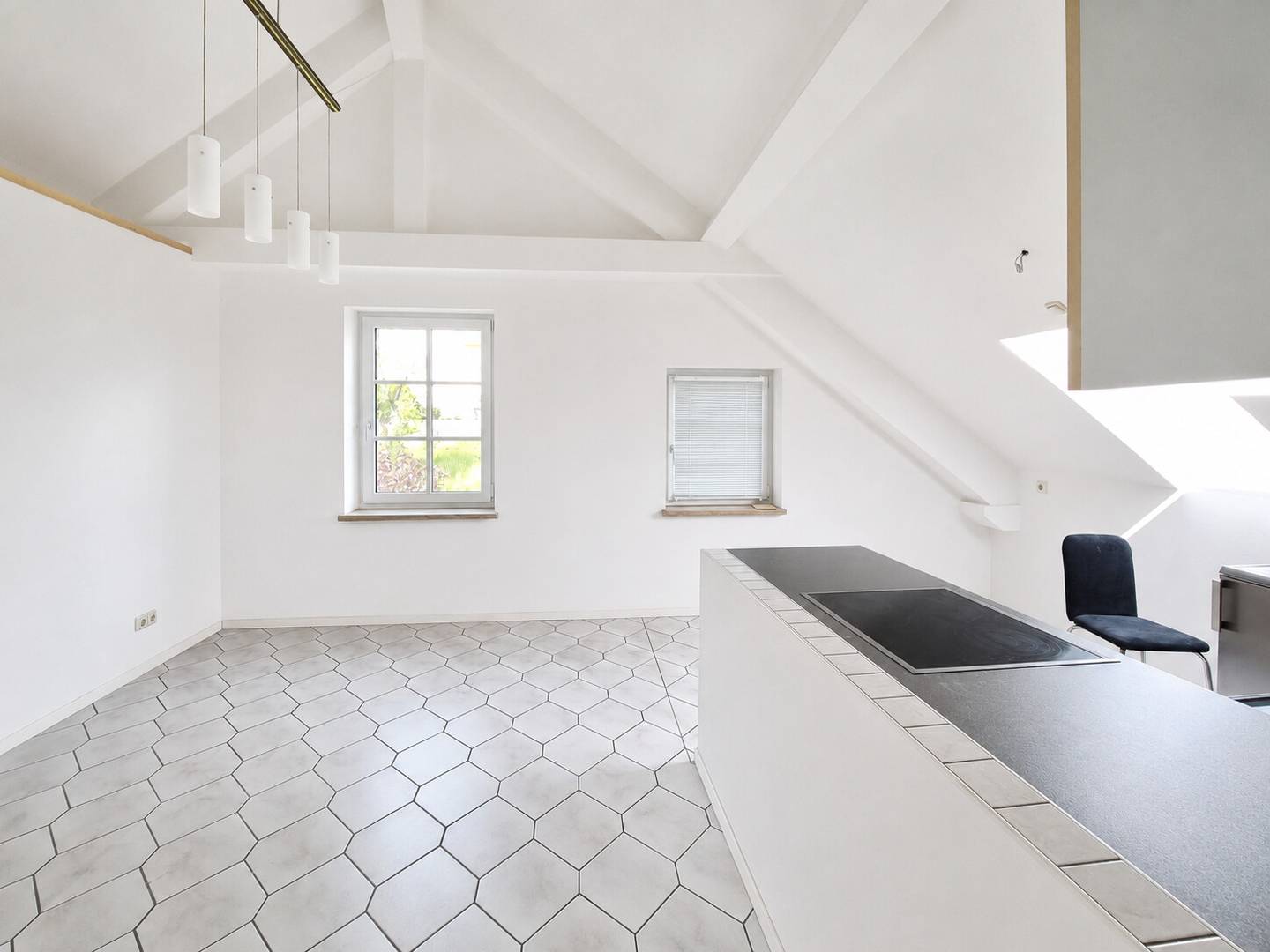 Dachgeschosswohnung mit Büro und Stellplatz