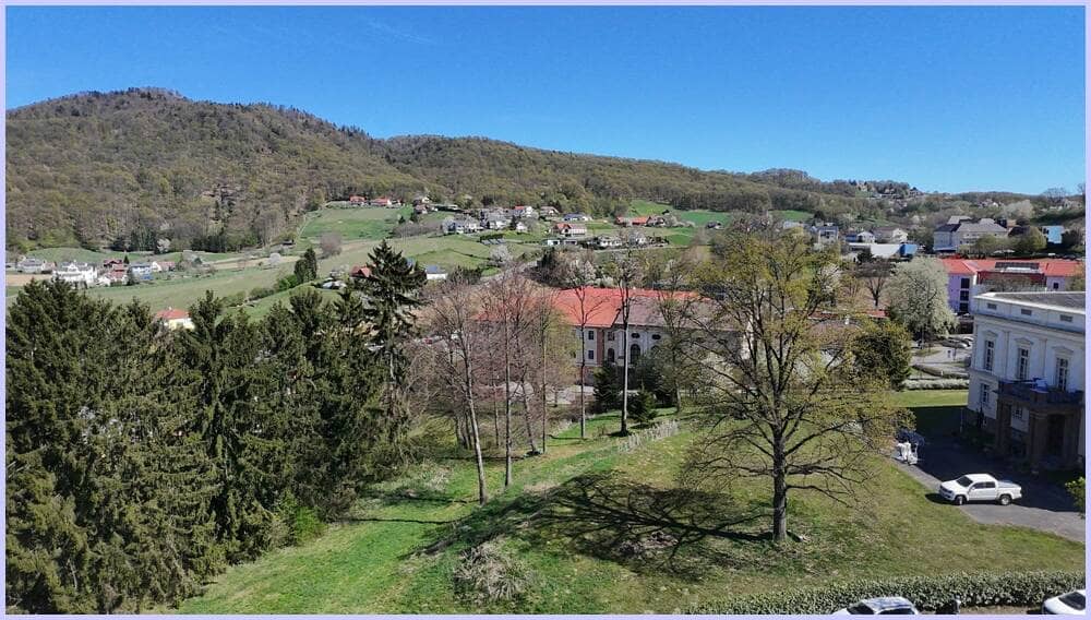 Ground floor apartment accessible with garden