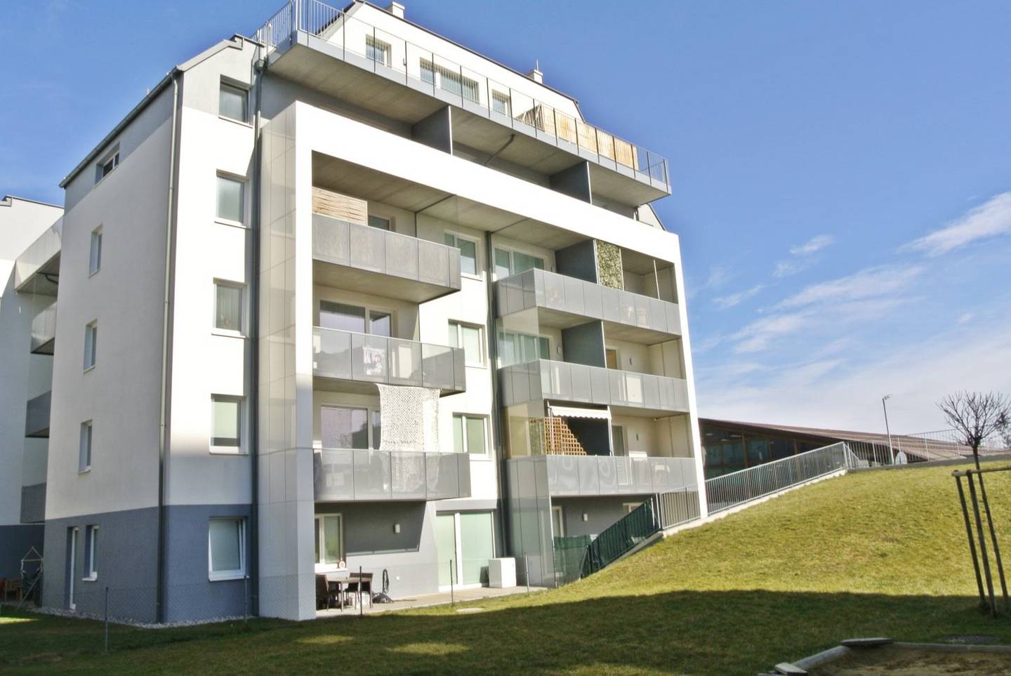 Apartment with loggia and balcony in quiet street