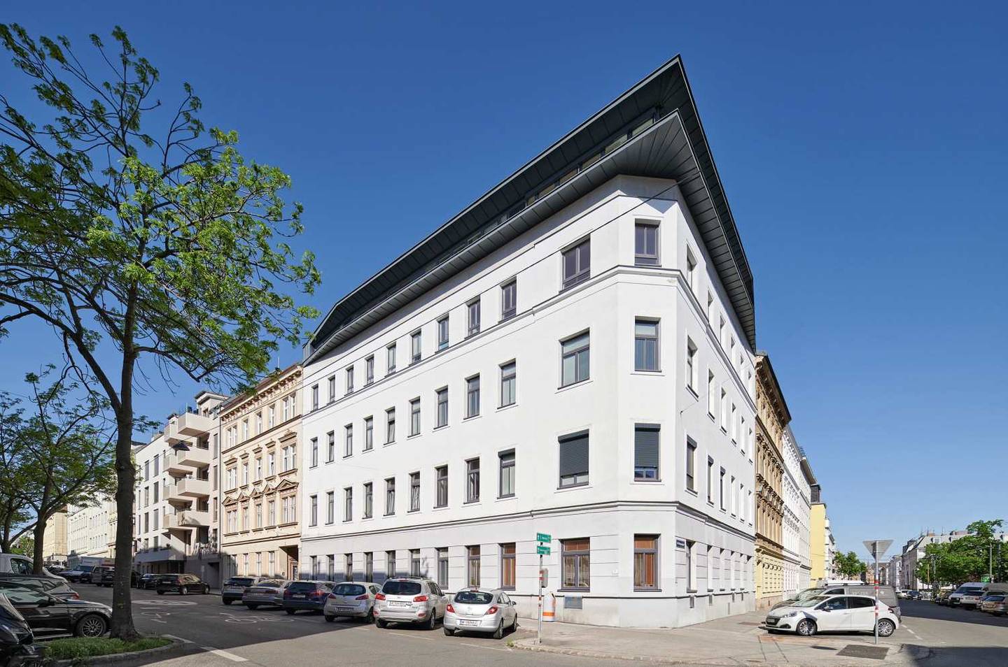 Dachgeschosswohnung im sanierten Gründerzeithaus