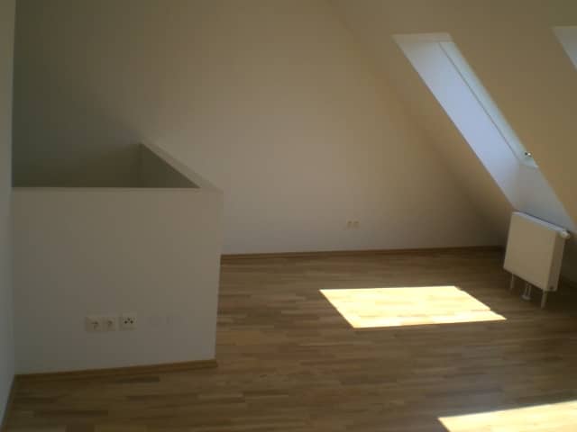 Dachgeschosswohnung mit Terrasse Parknähe