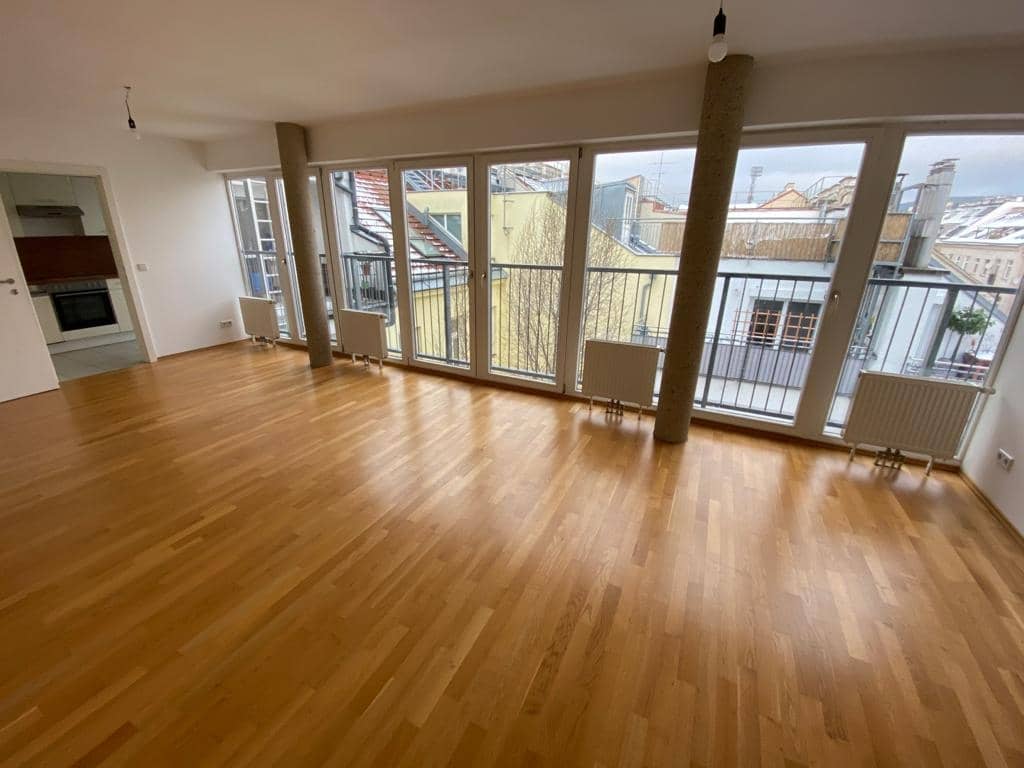 Dachgeschosswohnung im Gründerzeithaus mit Aufzug