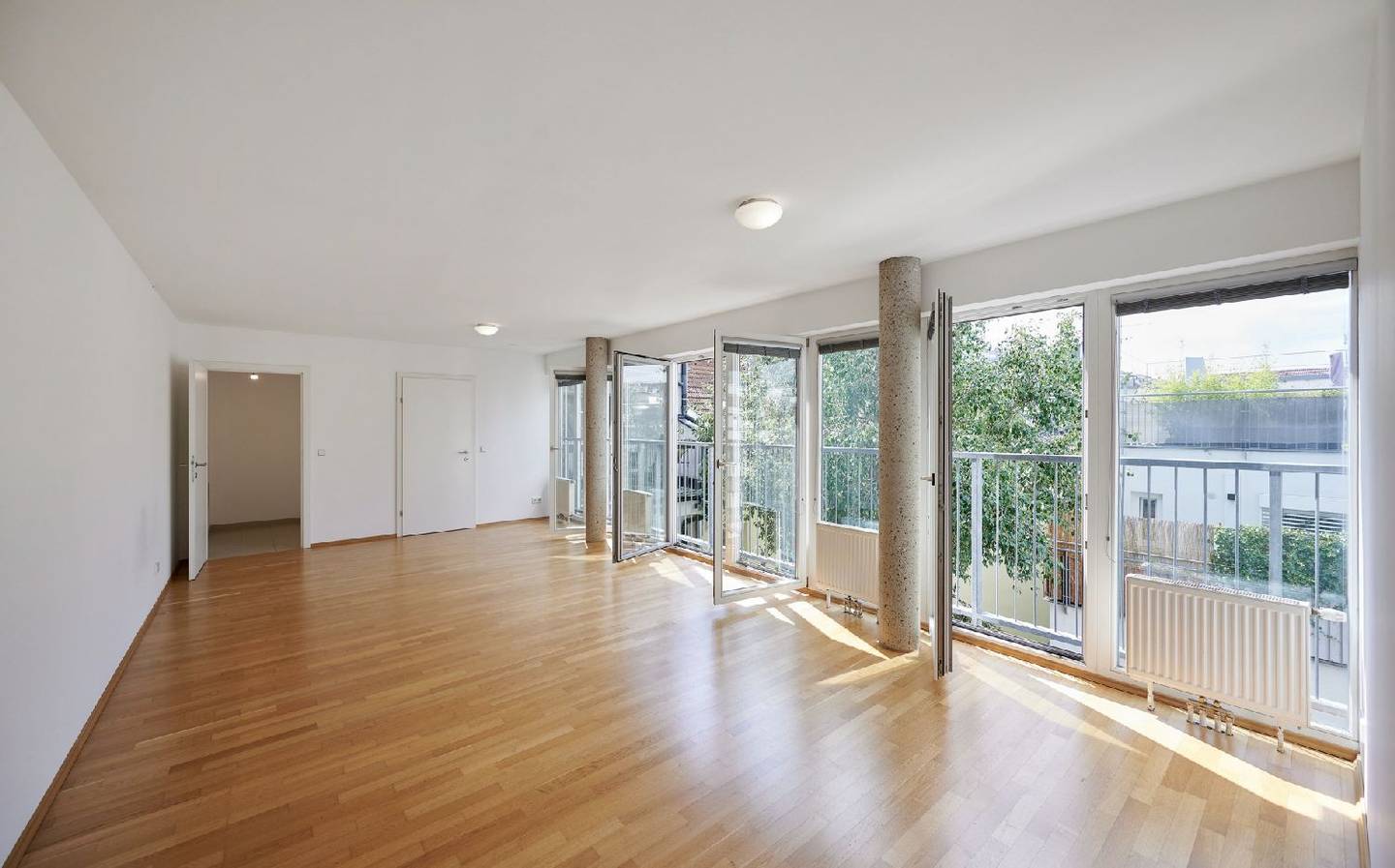 Attic apartment in Gründerzeit building with lift