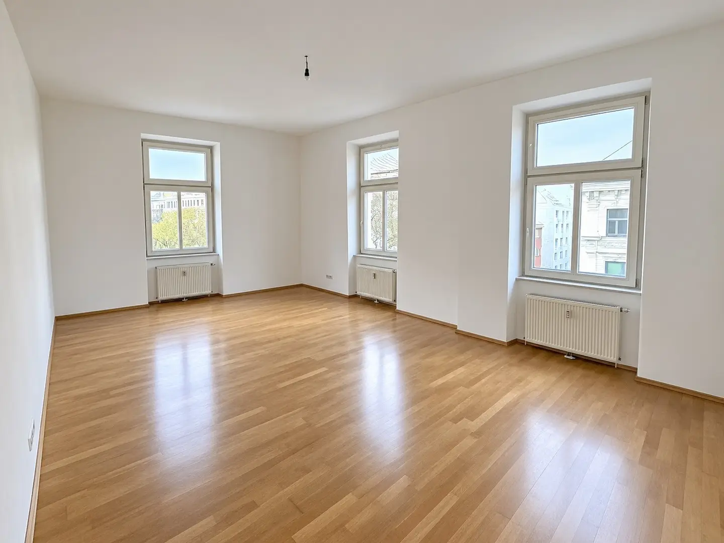 Two room apartment in historic building with lift