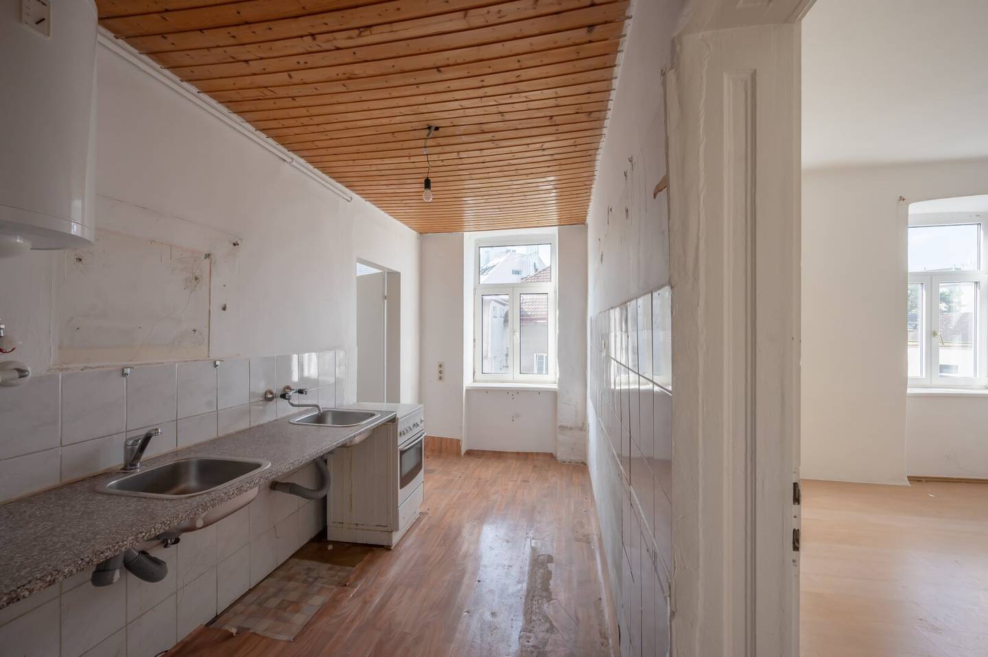 NEW two room apartment in an attractive location (in need of renovation)