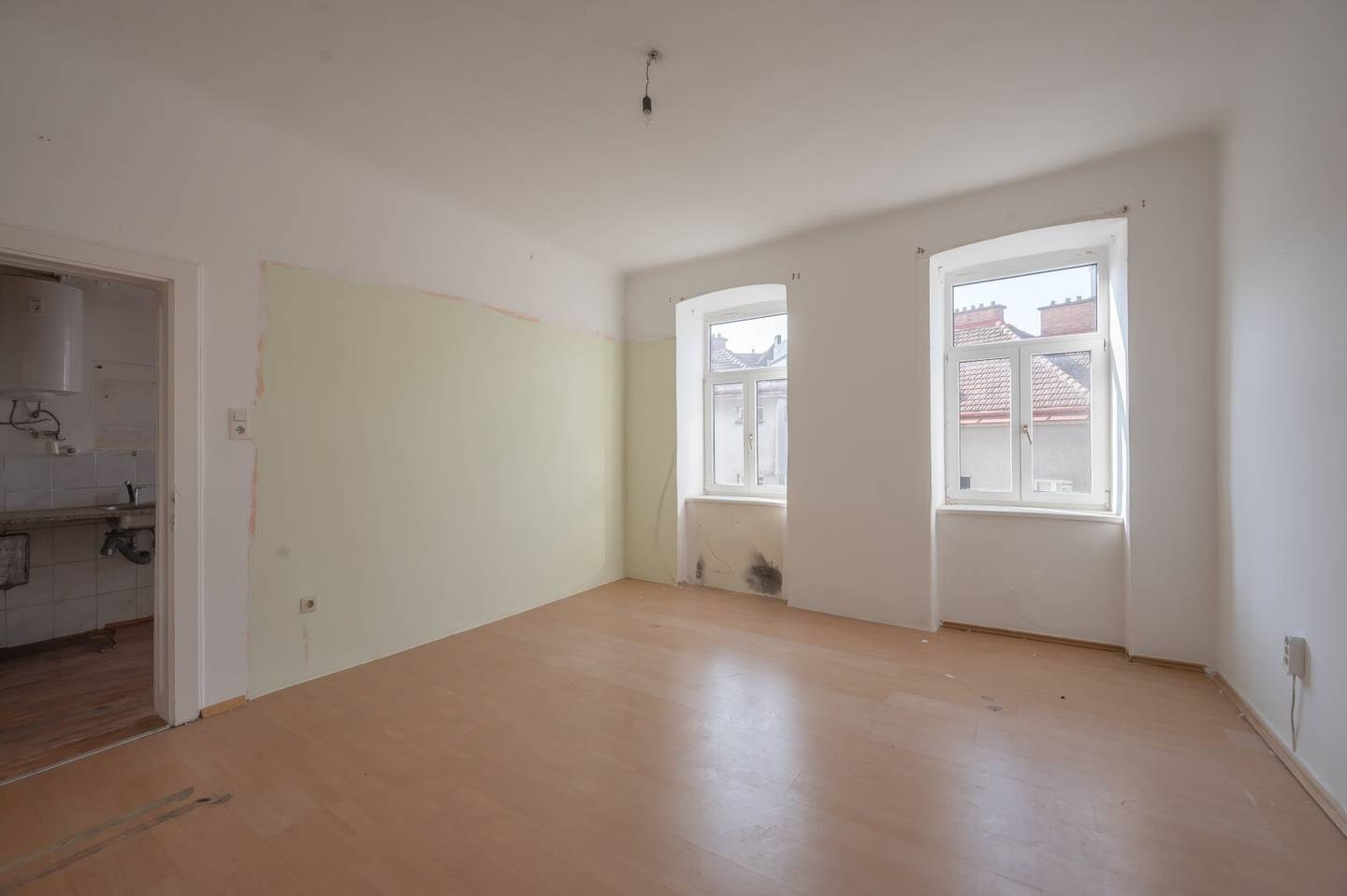 NEW two room apartment in an attractive location (in need of renovation)