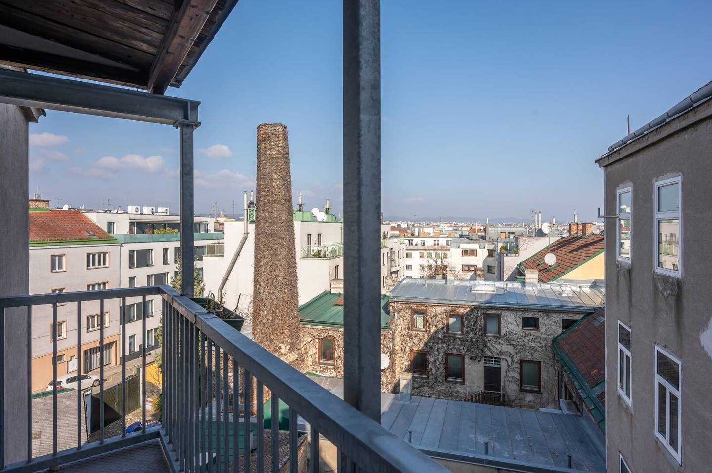 NEW two room apartment in an attractive location (in need of renovation)
