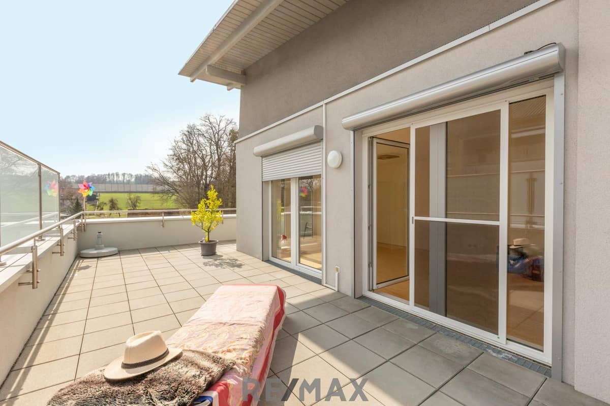 4-Room Attic Apartment with Roof Terrace