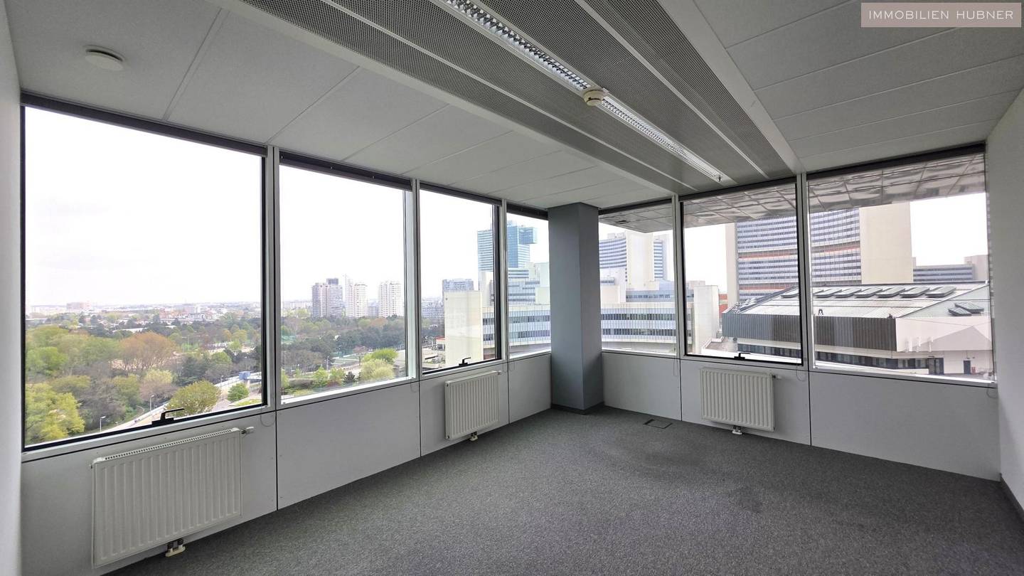 Office 304m² 8th floor Saturn Tower Vienna