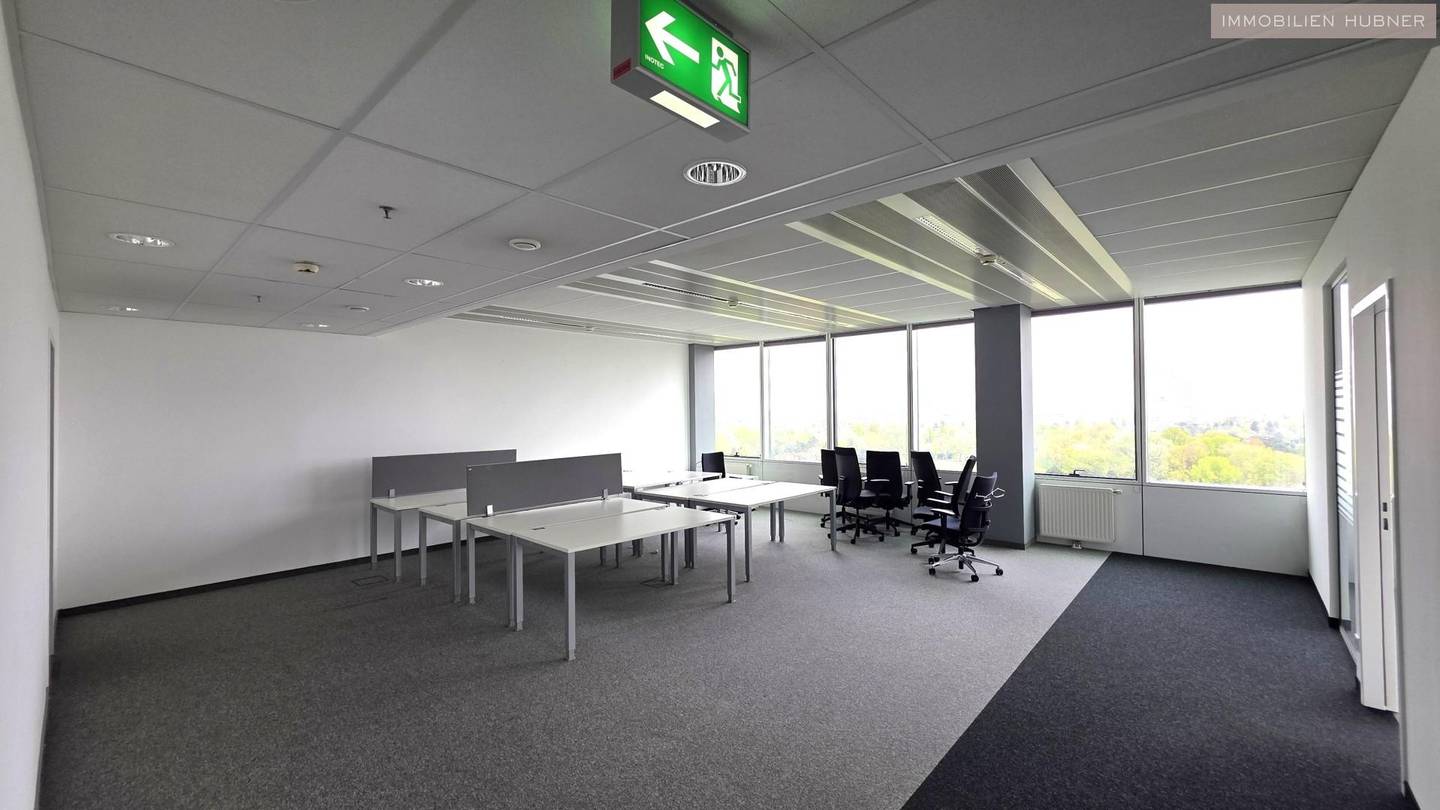 Office 304m² 8th floor Saturn Tower Vienna