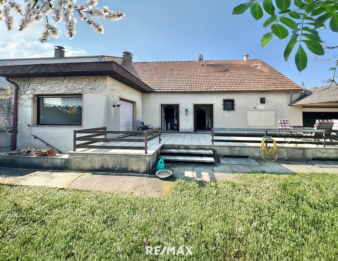 Single-family home with garden in Oberberg