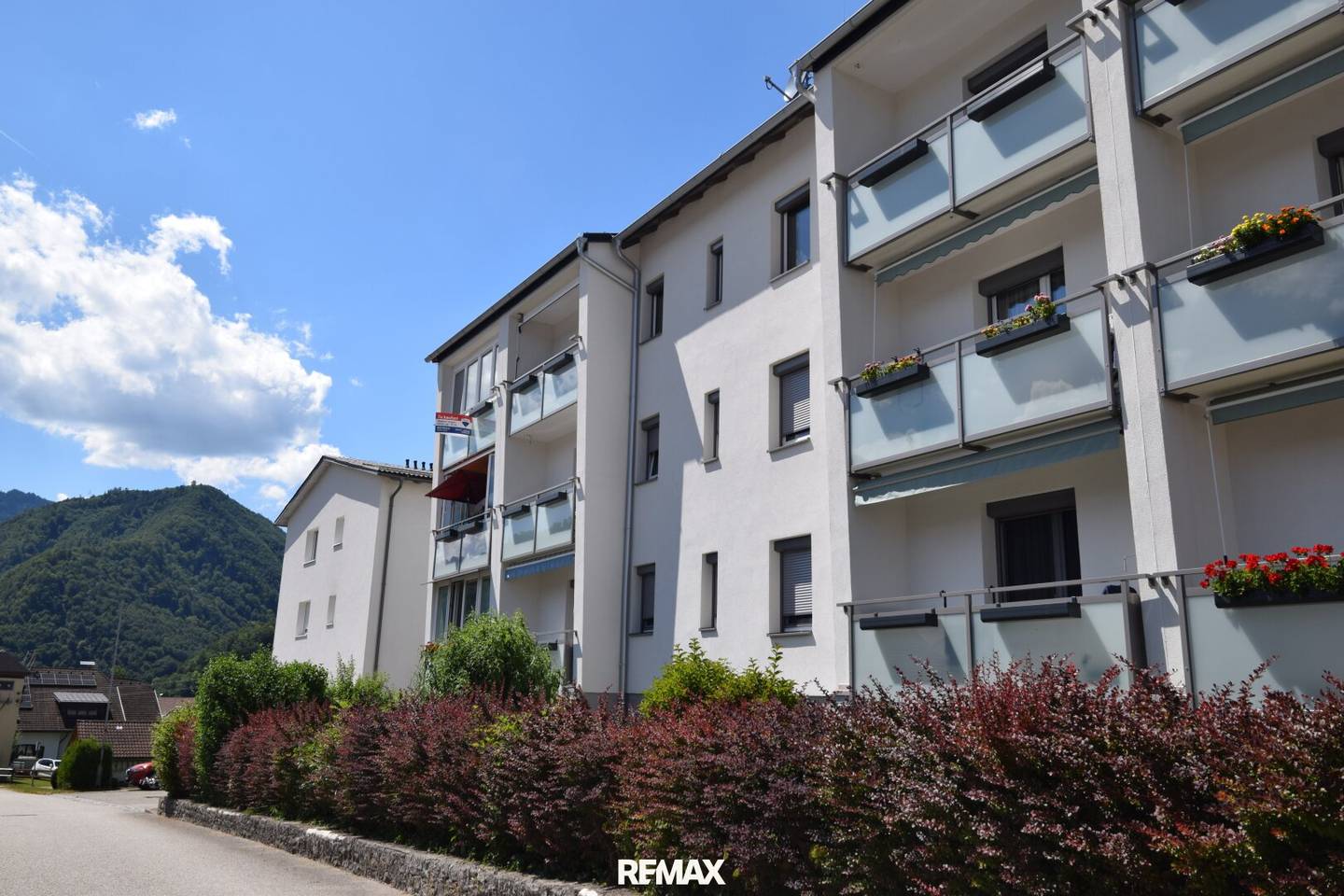Kompakte Wohnung mit Panoramablick nahe Ortskern