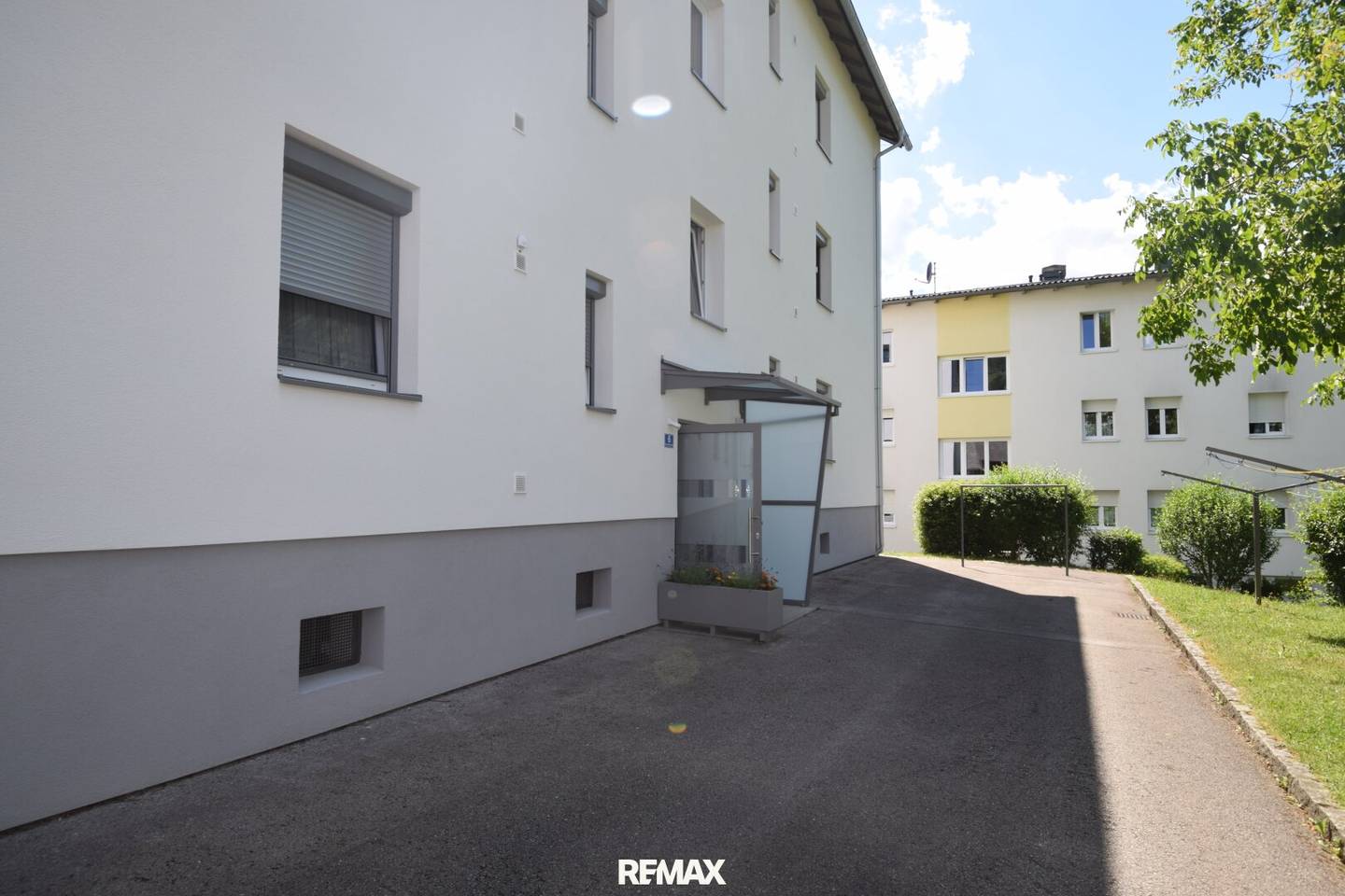 Kompakte Wohnung mit Panoramablick nahe Ortskern