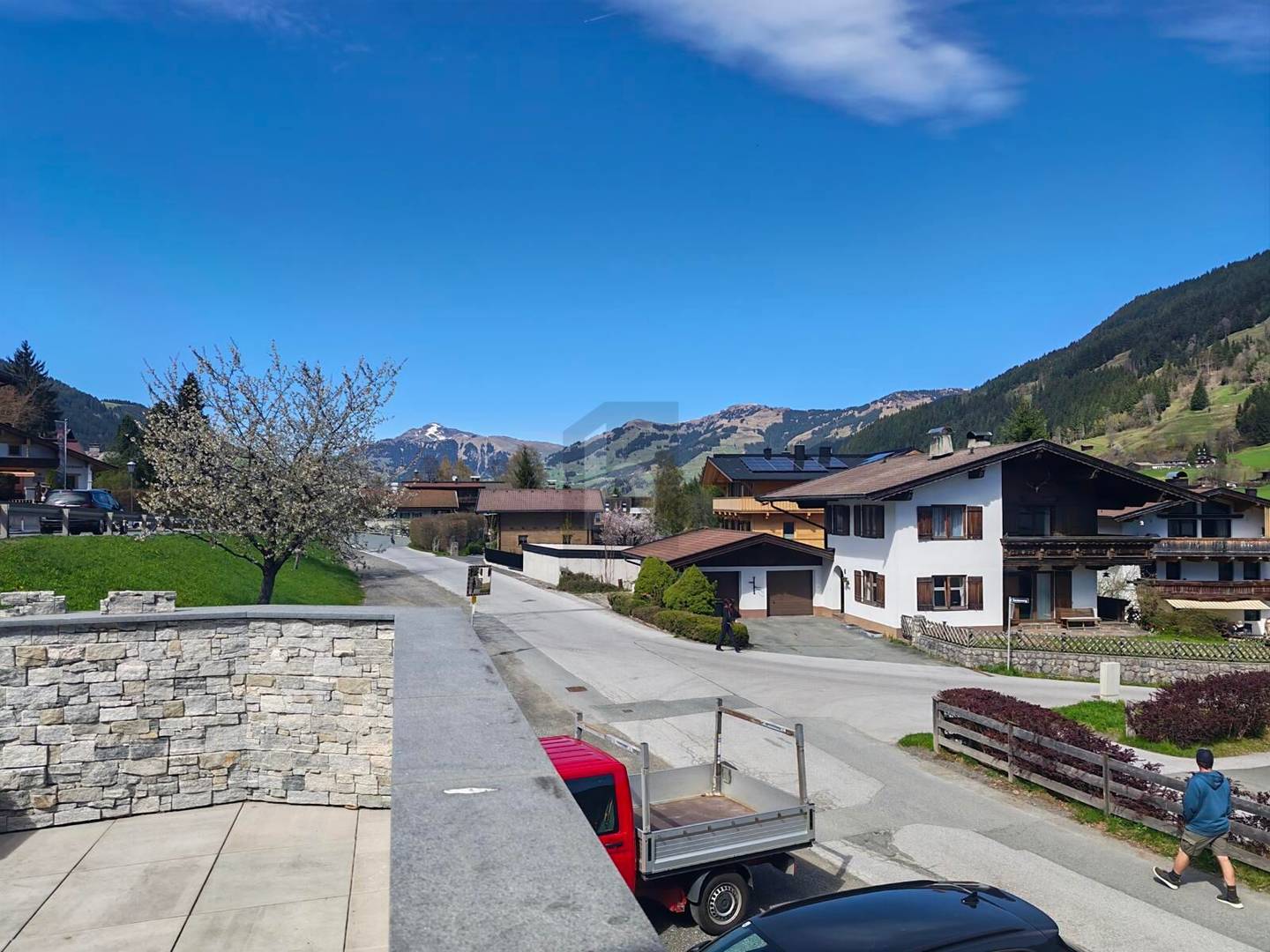 Sonnige Wohnung mit Terrasse und Panoramablick